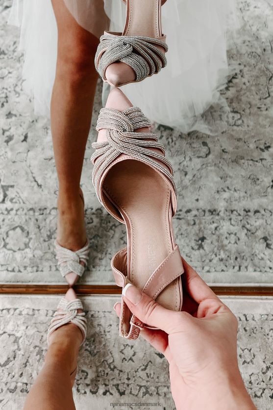 mit hovedfokus satin slingback hæle med rhinestone detaljer NanaMacs XJPBDL3933 beige