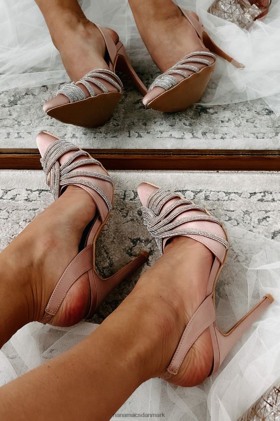 mit hovedfokus satin slingback hæle med rhinestone detaljer NanaMacs XJPBDL3933 beige