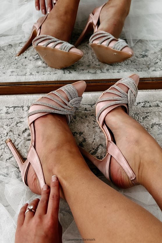 mit hovedfokus satin slingback hæle med rhinestone detaljer NanaMacs XJPBDL3933 beige