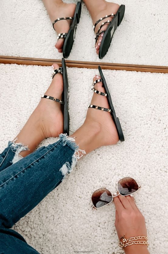 at komme for tæt på slip-on-sandaler med nitter NanaMacs XJPBDL4028 sort