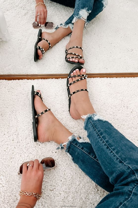 at komme for tæt på slip-on-sandaler med nitter NanaMacs XJPBDL4028 sort