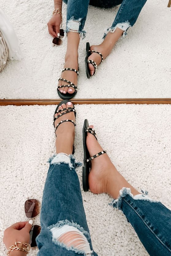 at komme for tæt på slip-on-sandaler med nitter NanaMacs XJPBDL4028 sort