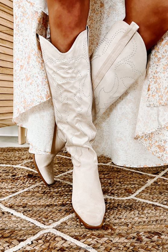 celara billini cowboystøvler med nitter i imiteret ruskind NanaMacs XJPBDL3863 creme ruskind