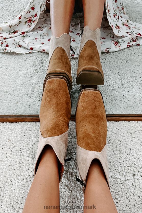 højre fod frem tofarvet støvle i imiteret ruskind NanaMacs XJPBDL3899 taupe