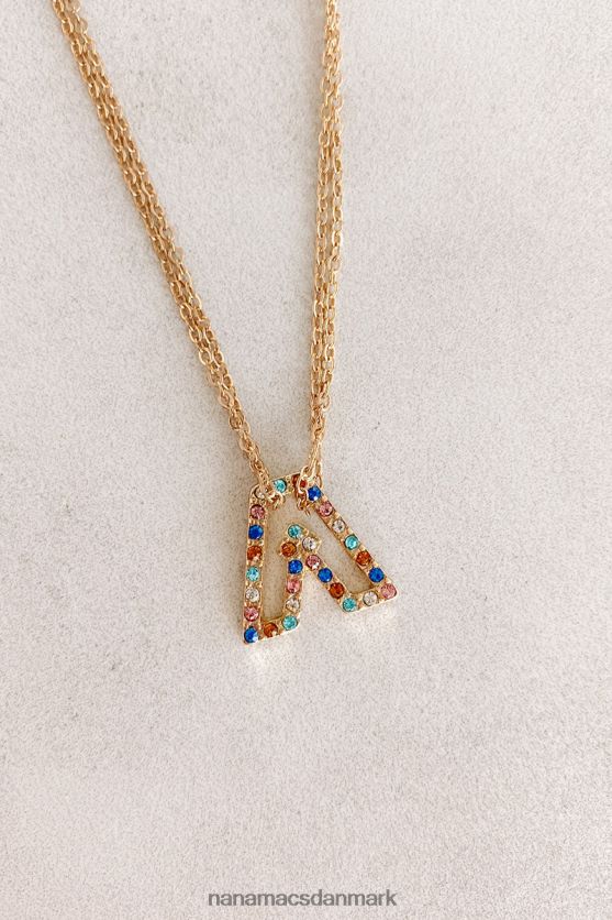 hvad er der i en halskæde med navnebogstav NanaMacs XJPBDL4100 guld