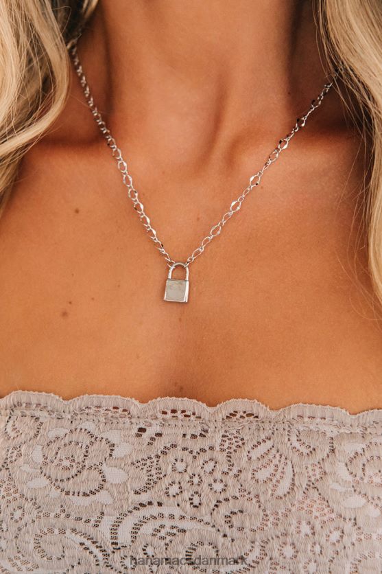 ved min side charme halskæde NanaMacs XJPBDL4216 sølv