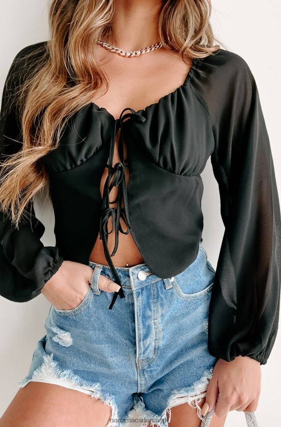 det er et look med bindebånd foran med langærmet top NanaMacs XJPBDL830 sort